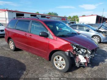  Salvage Toyota Sienna