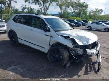  Salvage Volkswagen Tiguan