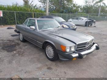  Salvage Mercedes-Benz 560