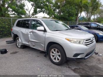  Salvage Toyota Highlander