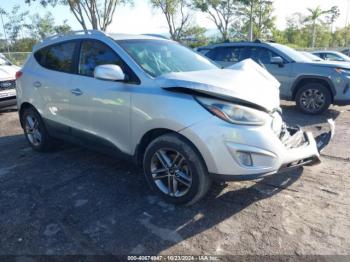  Salvage Hyundai TUCSON