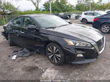  Salvage Nissan Altima