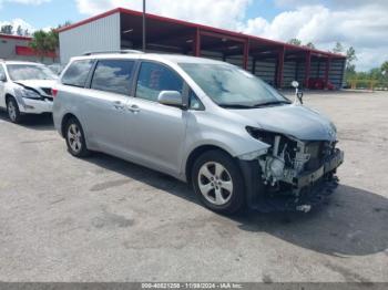  Salvage Toyota Sienna