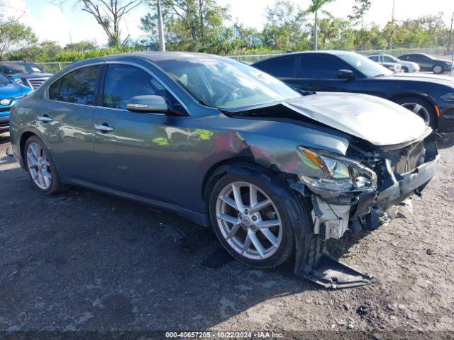  Salvage Nissan Maxima