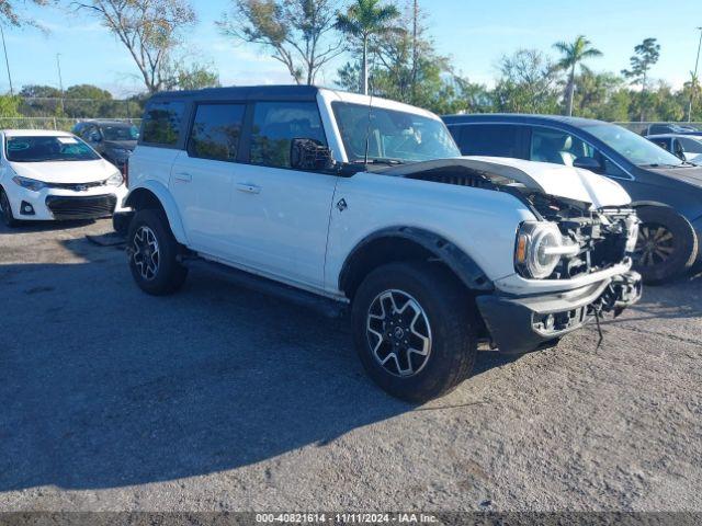  Salvage Ford Bronco