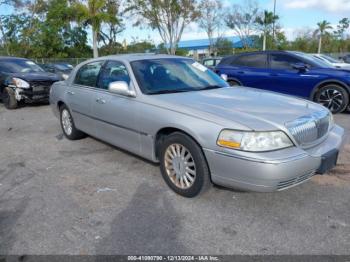  Salvage Lincoln Towncar