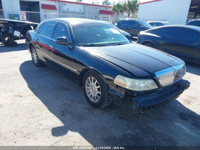  Salvage Lincoln Towncar