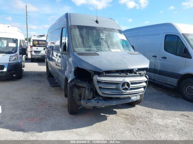  Salvage Mercedes-Benz Sprinter 2500