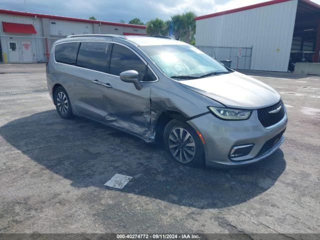  Salvage Chrysler Pacifica