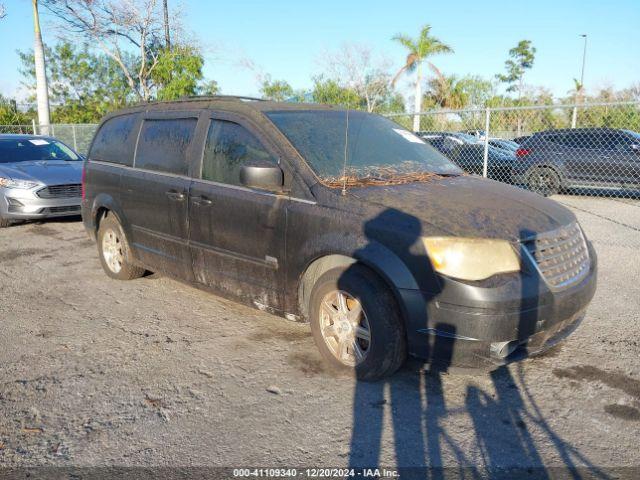  Salvage Chrysler Town & Country