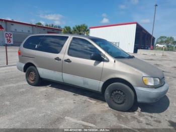  Salvage Toyota Sienna