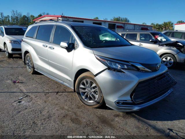  Salvage Toyota Sienna