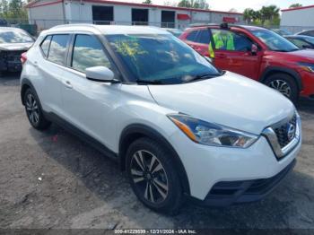  Salvage Nissan Kicks