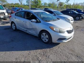  Salvage Kia Forte