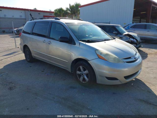  Salvage Toyota Sienna