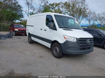  Salvage Mercedes-Benz Sprinter 2500