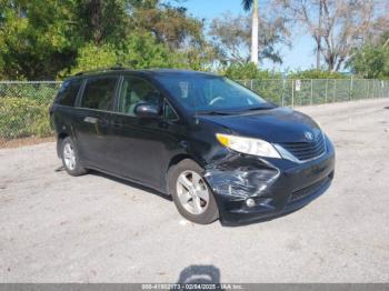  Salvage Toyota Sienna