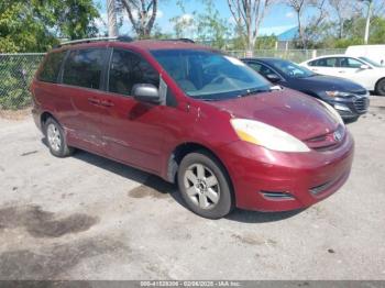  Salvage Toyota Sienna