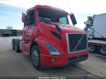  Salvage Volvo Vnr