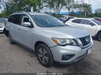  Salvage Nissan Pathfinder