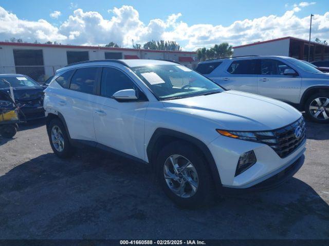  Salvage Hyundai TUCSON