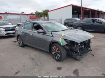  Salvage Nissan Altima