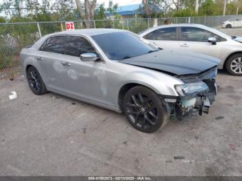  Salvage Chrysler 300