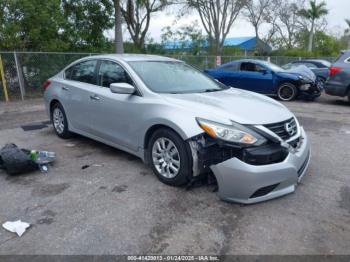  Salvage Nissan Altima