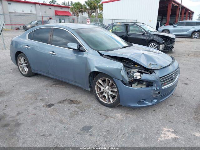  Salvage Nissan Maxima