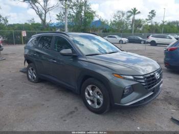  Salvage Hyundai TUCSON