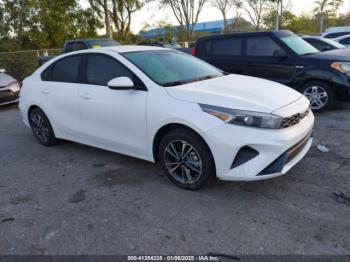 Salvage Kia Forte