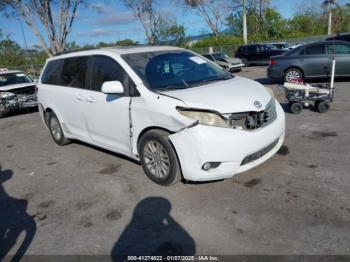  Salvage Toyota Sienna