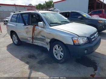  Salvage Toyota Highlander