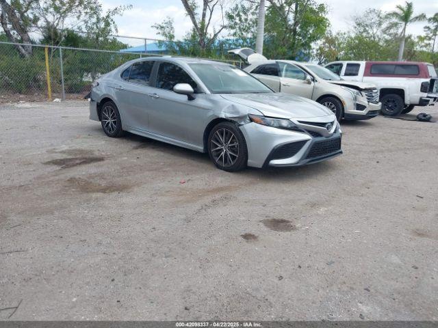  Salvage Toyota Camry