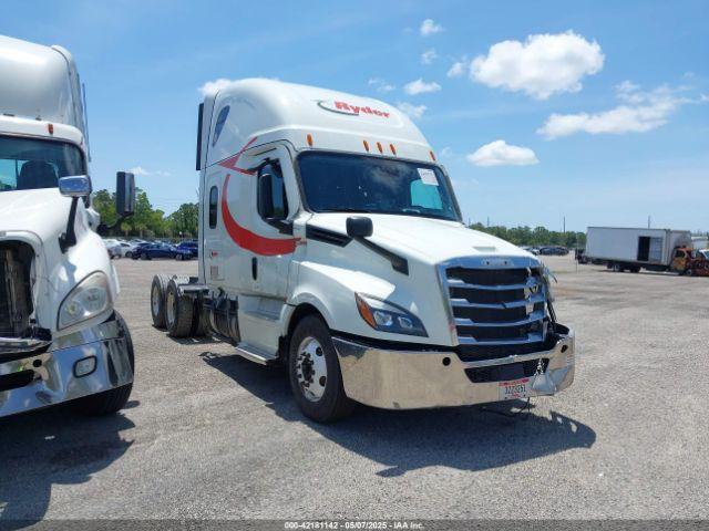  Salvage Freightliner New Cascadia 126