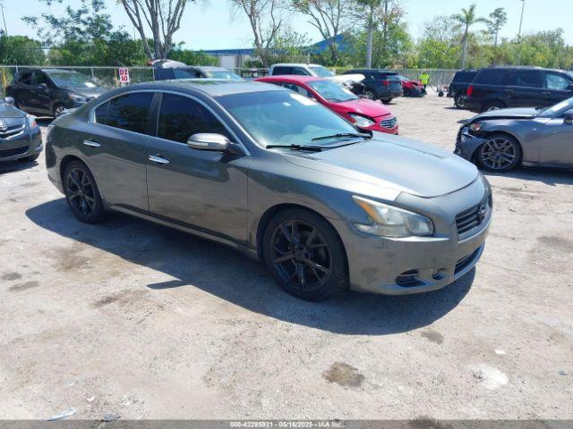  Salvage Nissan Maxima