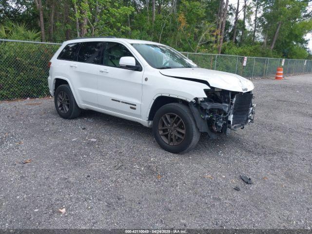  Salvage Jeep Grand Cherokee