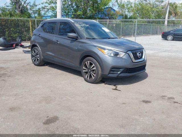  Salvage Nissan Kicks