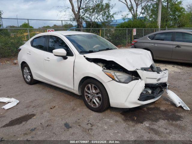  Salvage Toyota Yaris
