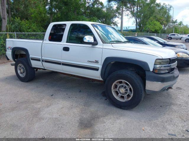  Salvage Chevrolet Silverado 2500