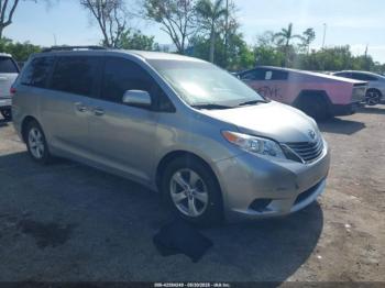  Salvage Toyota Sienna