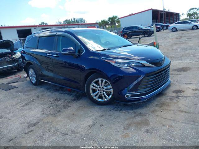  Salvage Toyota Sienna
