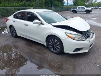  Salvage Nissan Altima