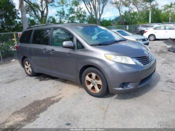  Salvage Toyota Sienna