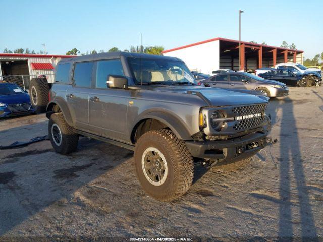  Salvage Ford Bronco