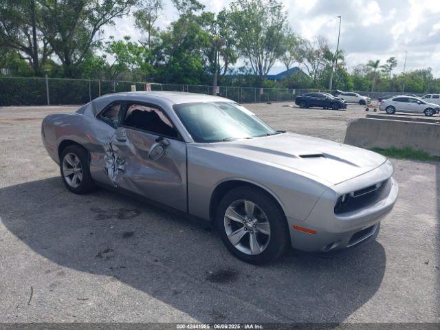  Salvage Dodge Challenger