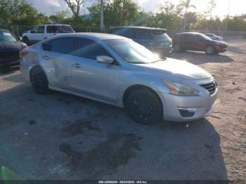  Salvage Nissan Altima