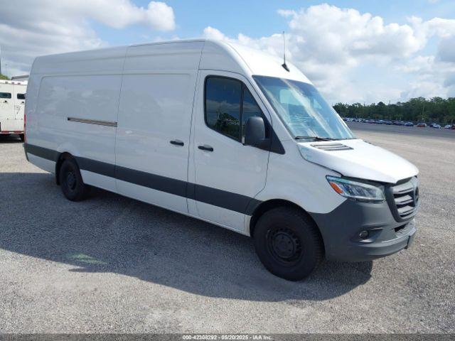  Salvage Mercedes-Benz Sprinter 2500