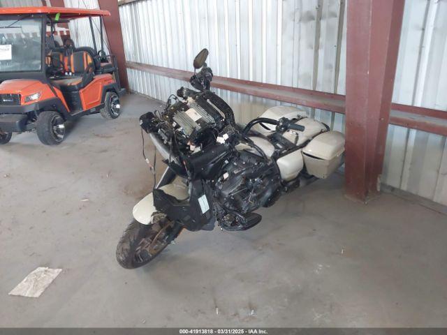  Salvage Harley-Davidson Fltrxst