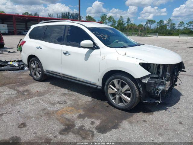  Salvage Nissan Pathfinder